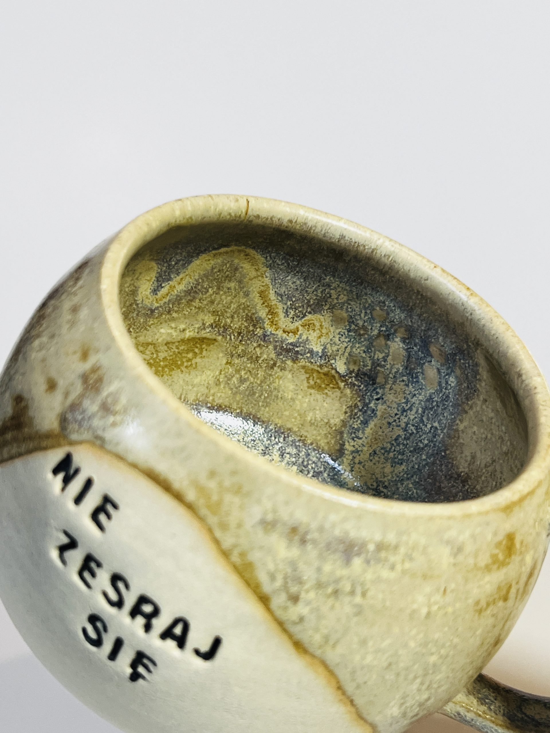 Kubek „To be piykny dzień / Nie zesraj się” - obrazek 4